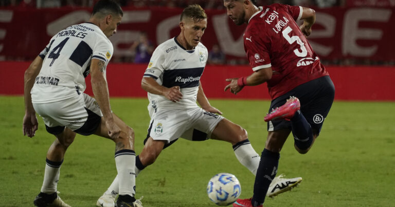 Tras el triunfo de Independiente, Loyola avisó: «Vamos a pelear por todo»