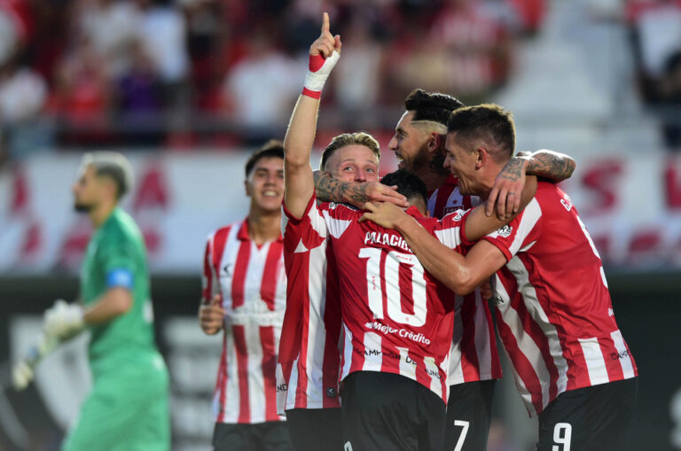 Torneo Apertura: A Estudiantes le salió todo, a Racing, nada