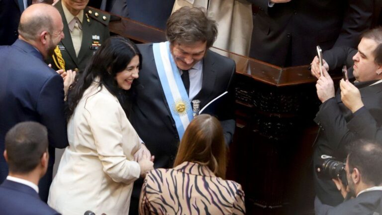Tras el escándalo cripto, se despierta una vieja interna en La Libertad Avanza