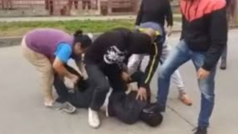 Familiares y vecinos de un adolescente asaltado lincharon un malviviente