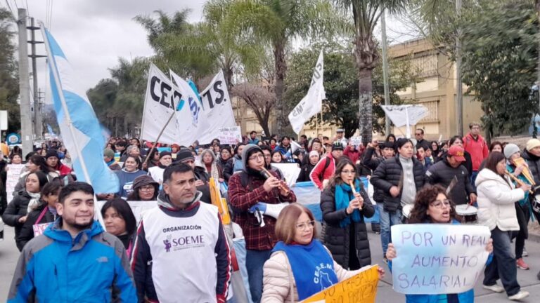 Docentes estallaron contra el gobierno por decir que el acatamiento al paro fue bajo
