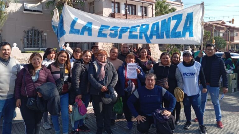 Municipales de toda la provincia se manifestaron contra el gobierno