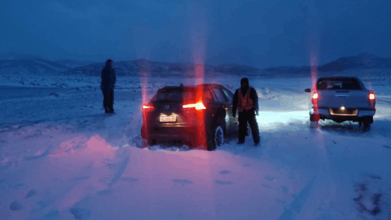 Turistas alemanes quedaron varados en la nieve de la Puna jujeña