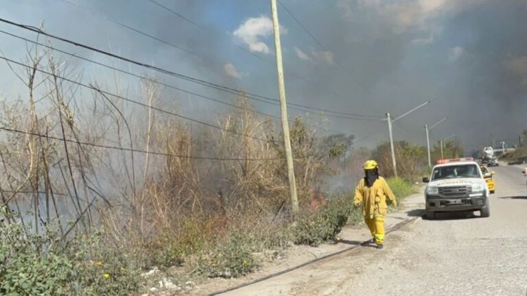 Dramático incendio en Alto Comedero y Palpalá: advierten que fue intencional