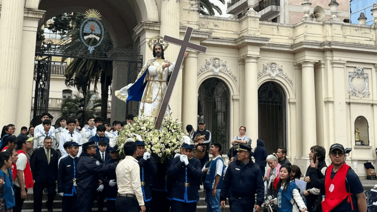 Operativo de tránsito por la procesión del Santísimo Salvador: cortes y desvíos
