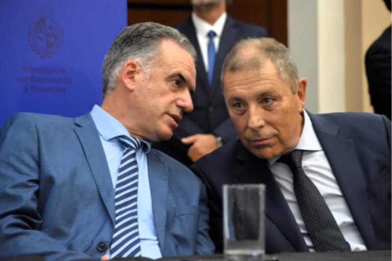 Uruguay bajo amenaza fiscal contra ahorristas: el ‘kirchnerismo tributario’