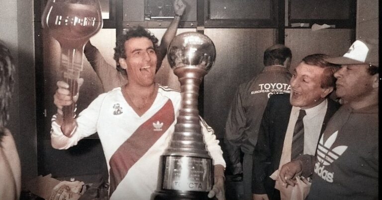 Un excampeón del mundo con River tildó a Borja de «frío» y se mostró preocupado por Cavani: «Está sufriendo»