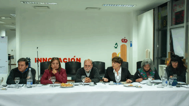 «Es insuficiente»: gremios docentes siguen cuestionando la oferta del gobierno