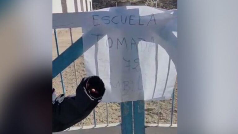 Por falta de personal de servicios, tomaron una escuela rural en la Puna jujeña