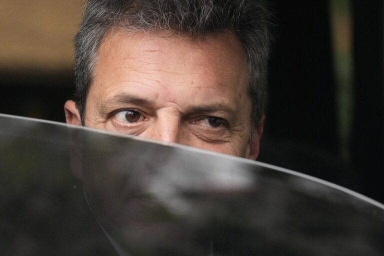 Massa juega a las escondidas hasta el cierre y ahora hablan de un candidato de «baja intensidad»