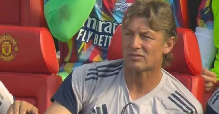 El debut de Heinze en la Premier League: arenga a la defensa y triunfo en el clásico contra el Manchester United