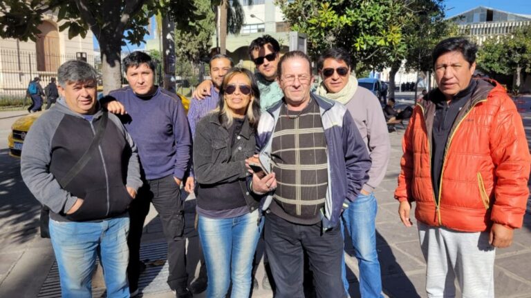 Taxistas volvieron a manifestarse por el tema de las aplicaciones Uber y Didi