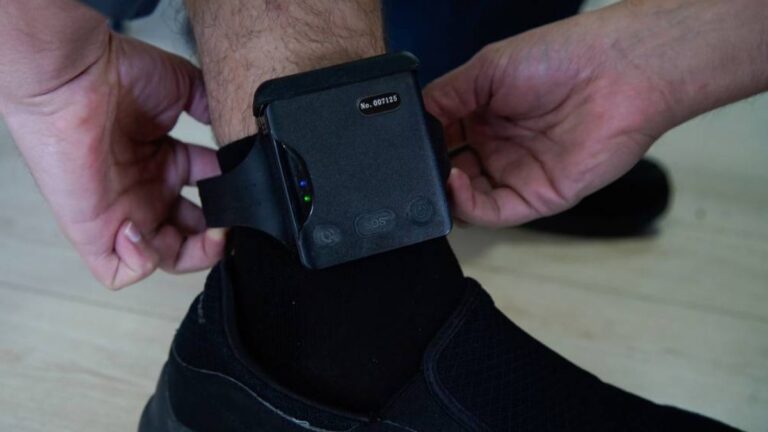 Actualmente, hay 50 personas con tobillera electrónica en Jujuy