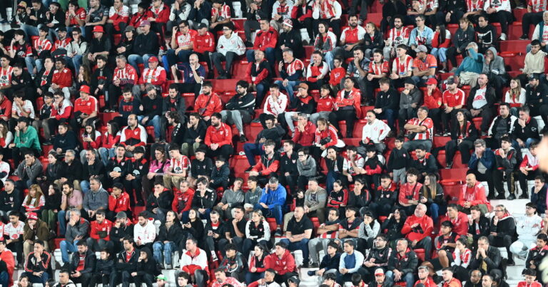 Condenaron a tres años de prisión a una mujer que compró entradas y abonos de Instituto con tarjetas ajenas