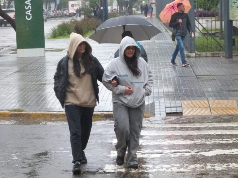 Alerta amarilla para el este chaqueño y un fin de semana con mínimas de 4C en Resistencia: Cuánto llovió?