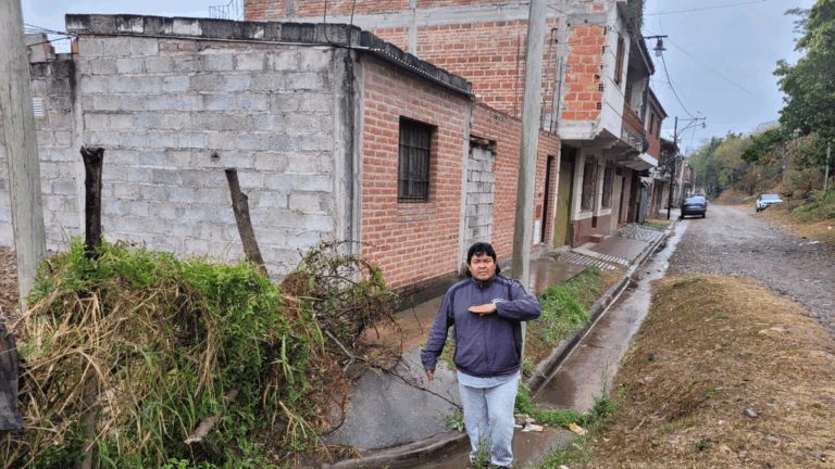 Vecino del barrio Belgrano denuncia que el municipio realizó una obra pluvial en su terreno