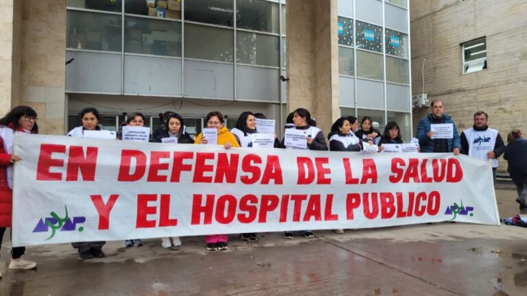 Profesionales volvieron a reclamar: «Todas las semanas habrá medidas de fuerza»