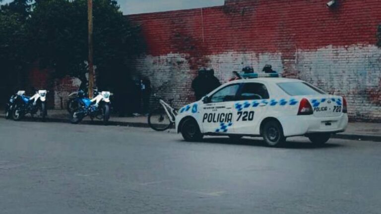 Dos mujeres golpeaban a otra, intervino la policía y hallaron un gran cargamento de hojas de coca