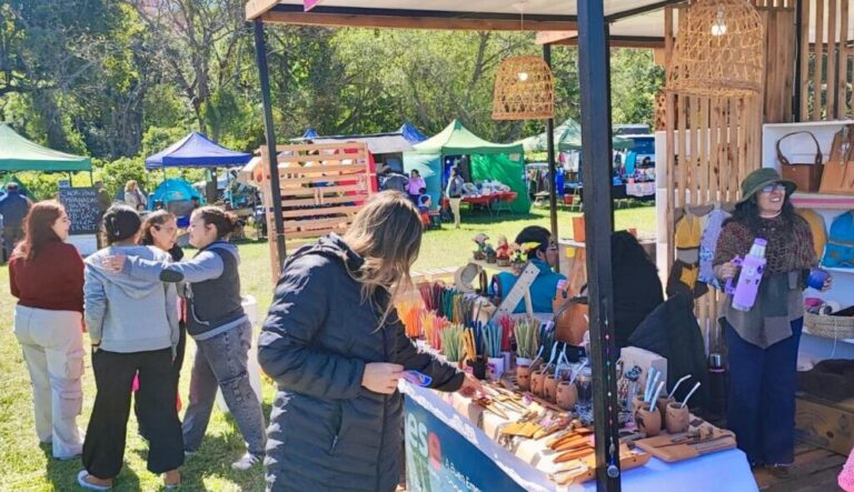 Los emprendedores mostraron sus productos en la Pesca del Dorado de la Isla del Cerrito