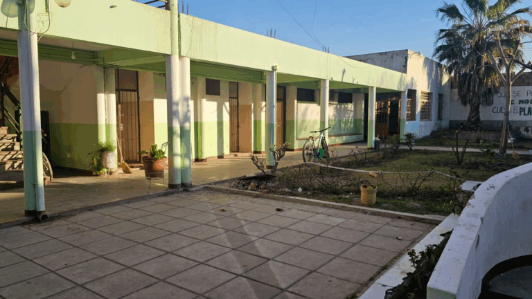 Escuela de Perico: «Todas las obras son con aportes de los papás, el Estado no nos da nada»