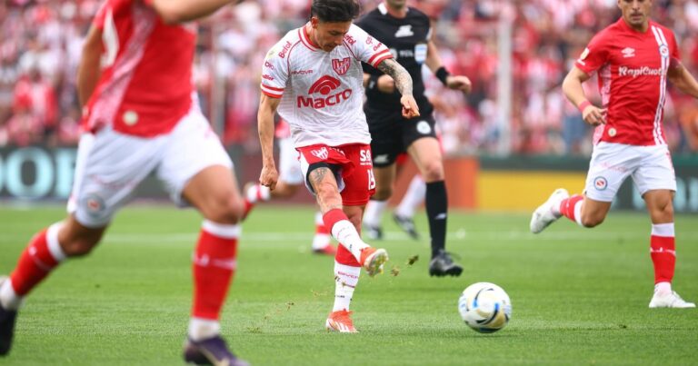 Instituto le ganó Argentinos con dos penales polémicos y sonrió luego de seis fechas