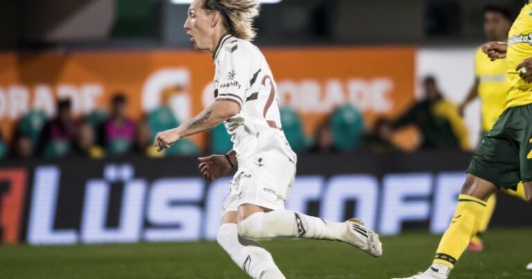 El reto de Kily González para los futbolistas de Platense en el entretiempo ante Defensa y Justicia