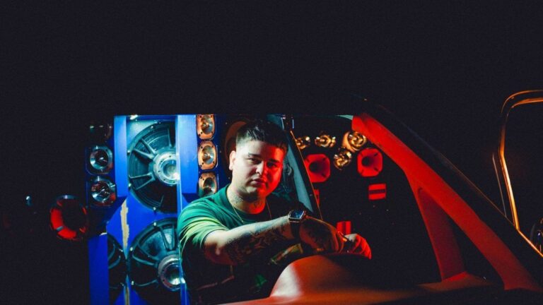 MHTRESUNO presentó «Te choko» y «Con lo pie», dos nuevos adelantos de su próximo álbum