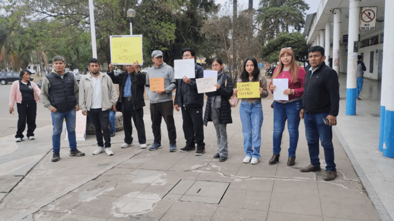 Reclamo de municipales despedidos en Palpalá: exigen respuestas del intendente