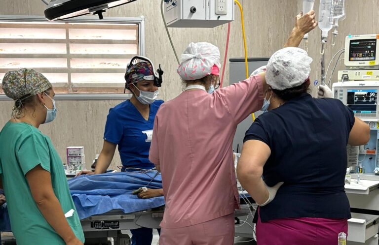 Salud y la Fundación Cuerpo y Alma realizan cirugías gratuitas en Castelli y Miraflores
