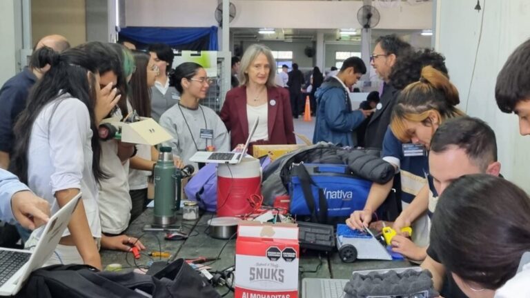 Más de 10 escuelas técnicas participaron de las olimpiadas de robótica, informática e innovación