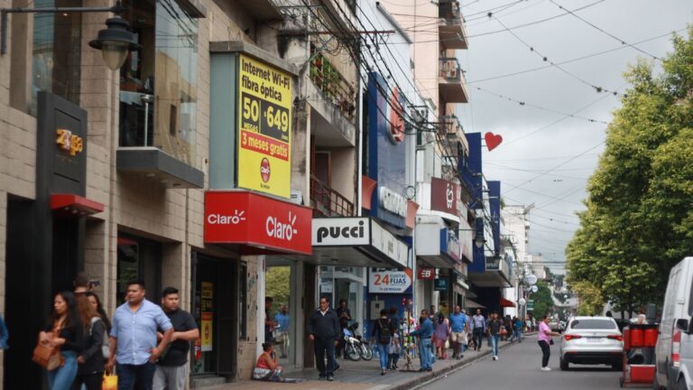 Tras el aumento del boleto, volvieron a pedir horario corrido en los comercios