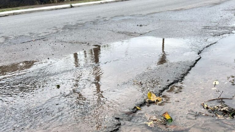 Más problemas: 10 días con pérdidas de agua en un sector de Yala