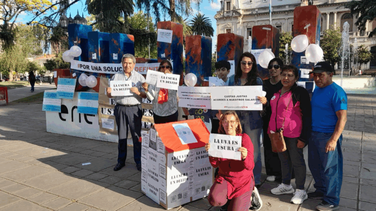 Jujeños reclamaron por los créditos hipotecarios UVA