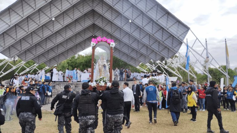 Multitudinaria muestra de fe para honrar a la Patrona de Jujuy