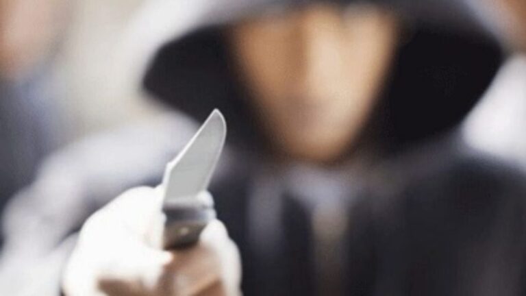 Le robaron sus pertenencias y lo hirieron en el rostro con un arma blanca