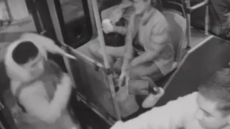 Chofer de colectivo de media distancia fue asaltado por dos delincuentes armados