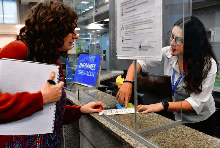 El empleo asalariado cayó en julio a mínimos de la era Milei: ya se perdieron más de 200.000 puestos