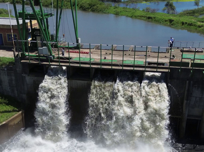 2290824-sistema-de-defensas-aseguran-el-funcionamiento-de-las-obras-de-control-de-inundacione68fc094ca812b