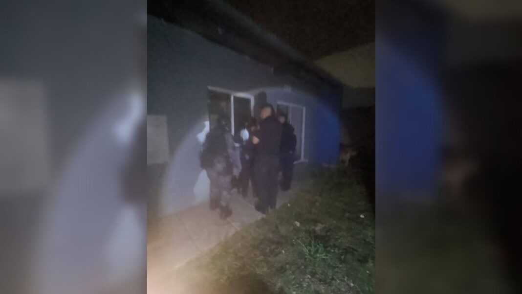 2293240-intentaron-usurpar-unas-viviendas-en-construccion-en-las-150-hectareas