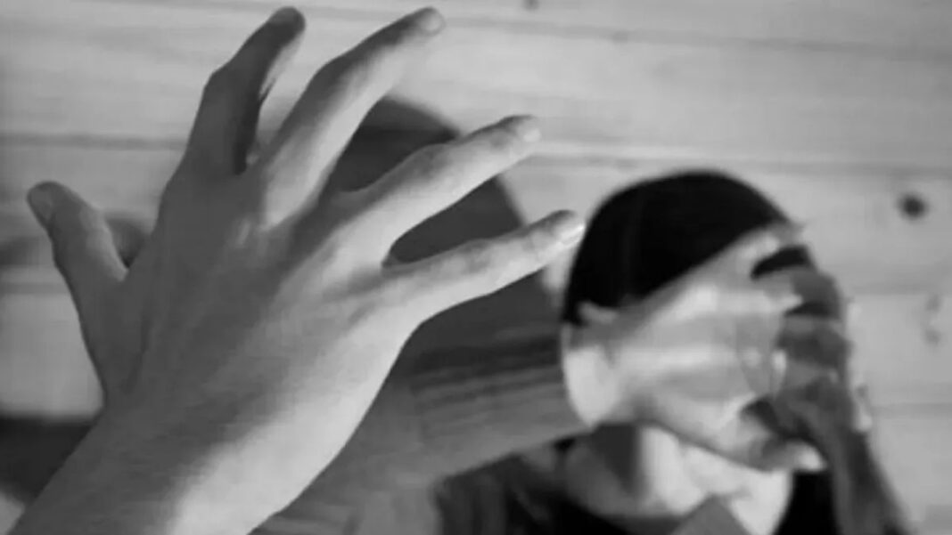 2310028-llevo-a-su-pareja-a-un-descampado-la-acuso-de-infiel-la-golpeo-e-intento-ahorcarla