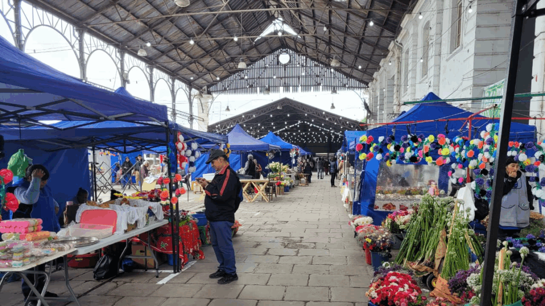 2330566-comenzo-la-feria-de-ofrendas-y-flores-en-la-vieja-estacion-lo-que-podes-encontrar