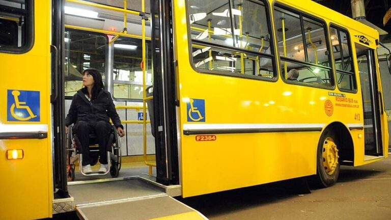Cuestionamientos al transporte: solo hay tres colectivos adaptados en la ciudad