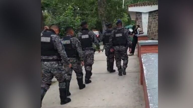 Corrieron a vendedores ambulantes de las afueras del Hospital Palo Soria