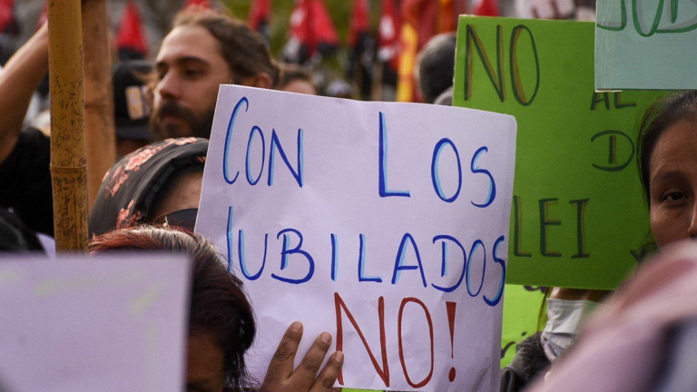 Jubilados de Jujuy: «El sueldo no alcanza, debemos las boletas y el almacén»