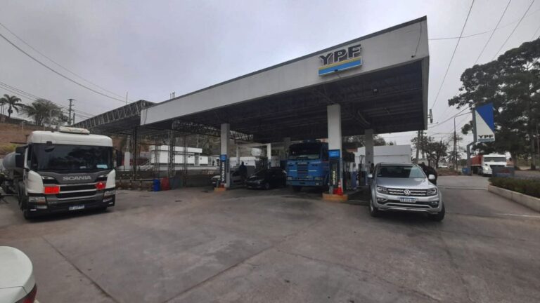 Carga de combustible: los horarios especiales de las estaciones de servicio