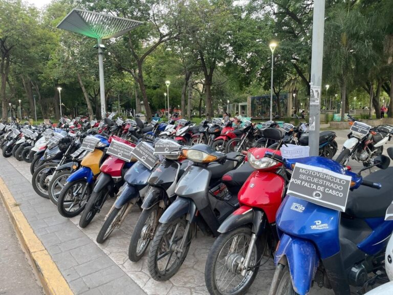 Operativo de tránsito en la Plaza 25 de Mayo: retuvieron 73 motos y labraron 342 multas