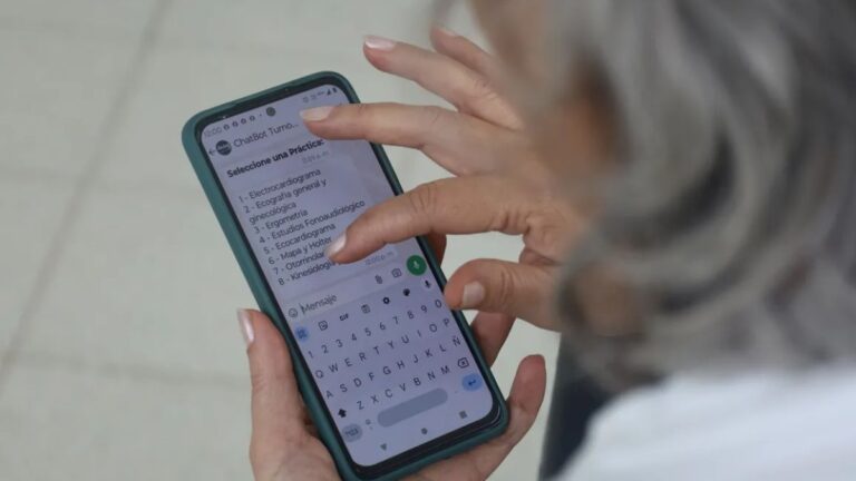 Vecinos denuncian que el sistema digital para sacar turnos en hospitales «no funciona»