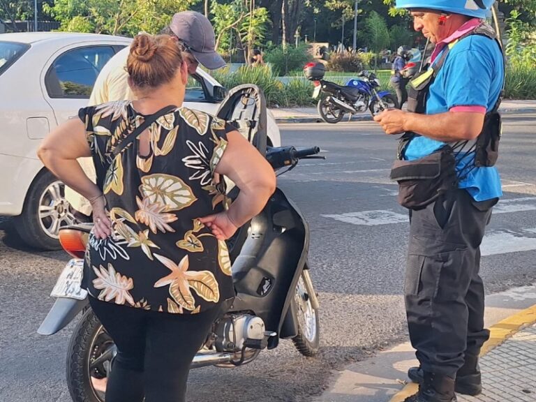 Continúan los intensos operativos preventivos por el uso del casco en Resistencia