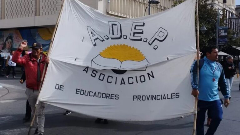 Docentes rechazan el ofrecimiento del gobierno: «Quieren callarnos hasta junio»