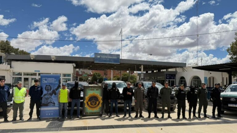 Recuperaron en Bolivia tres camionetas de alta gama robadas en Buenos Aires